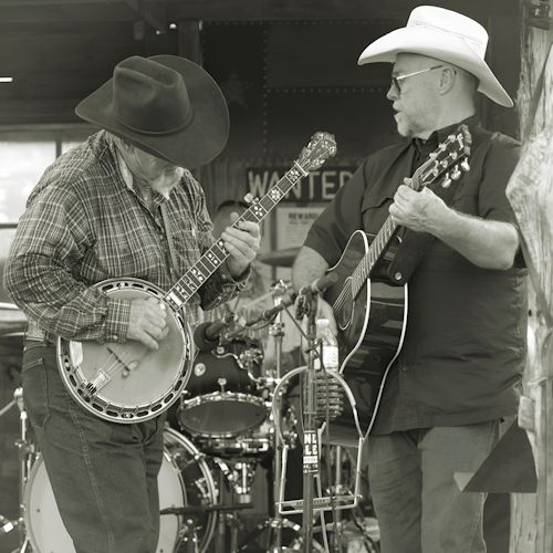 Lyndel Lucas - Country Livin